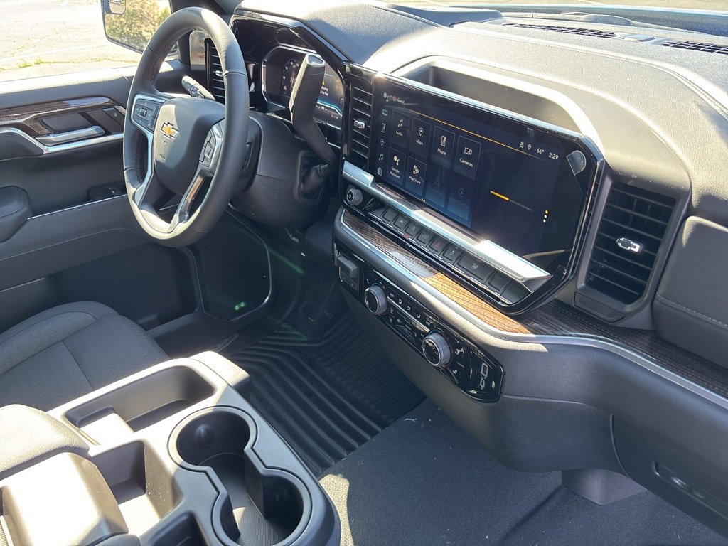 2025 Chevrolet Silverado 1500 LT photo 25