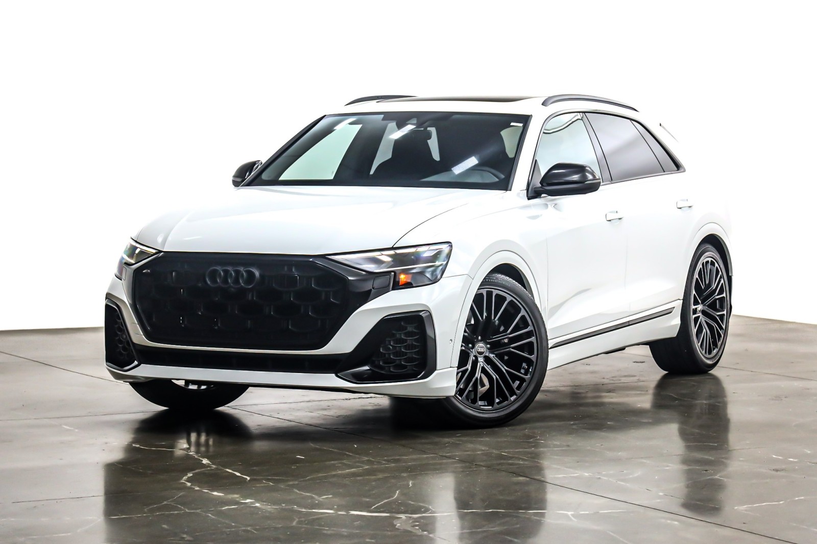 2024 Audi SQ8 Premium Plus's photo