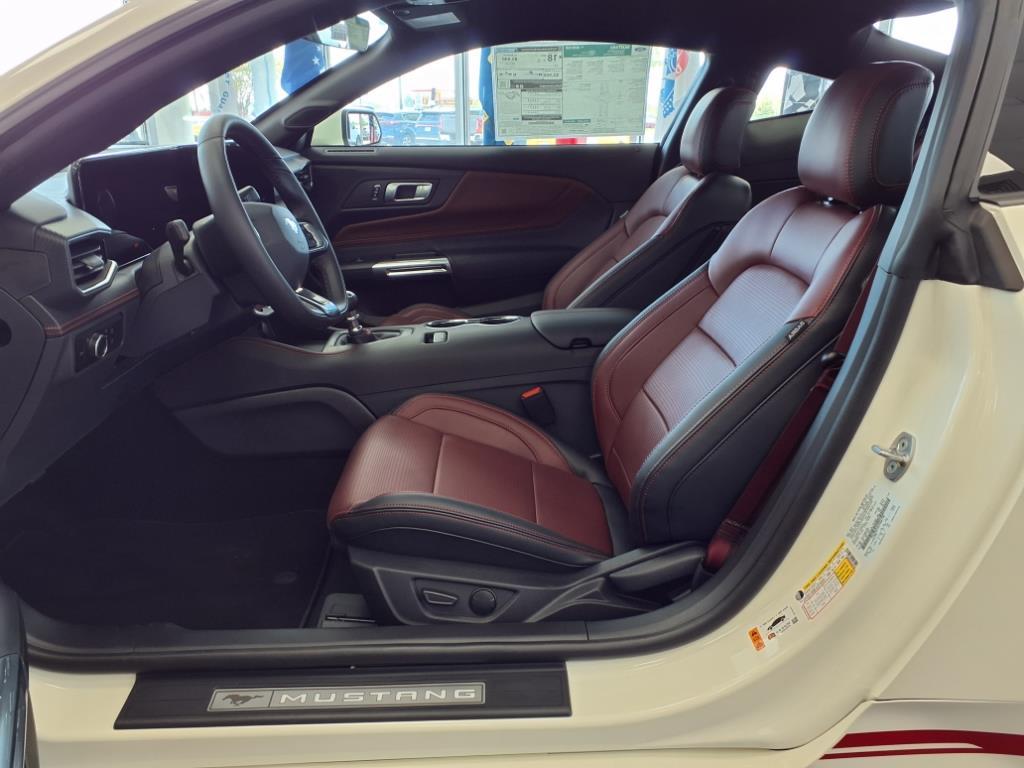 2025 Ford Mustang GT Premium photo 3