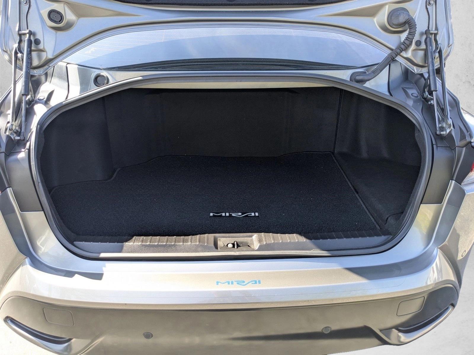 2021 Toyota Mirai XLE photo 6