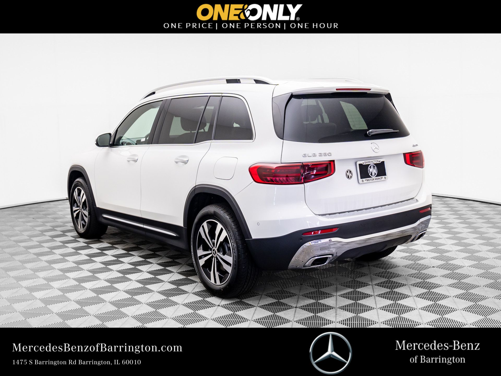 2025 Mercedes Benz GLB 250 4MATIC photo 3