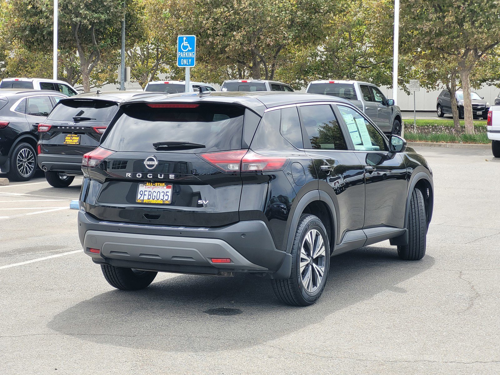 2023 Nissan Rogue SV photo 3