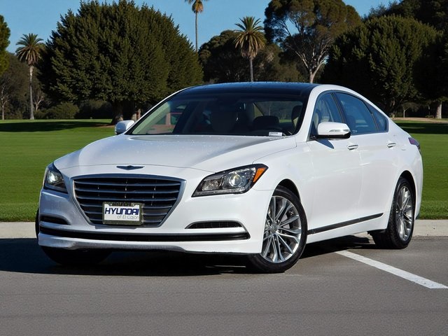 2015 Hyundai Genesis 3.8 photo 2