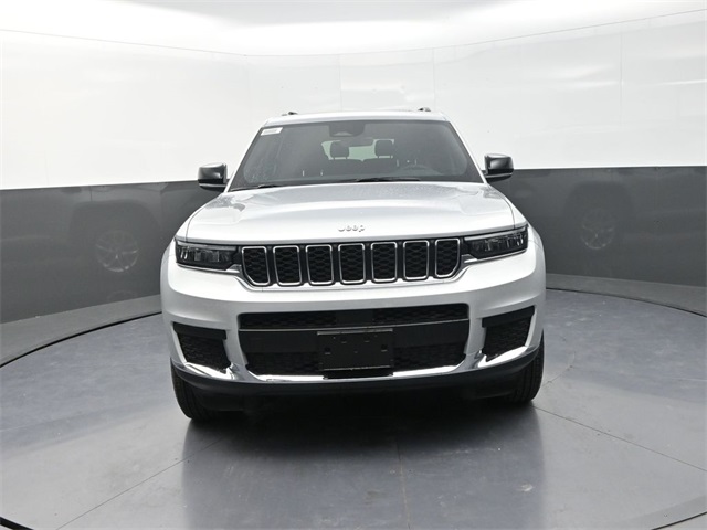2025 Jeep Grand Cherokee Laredo X photo 2