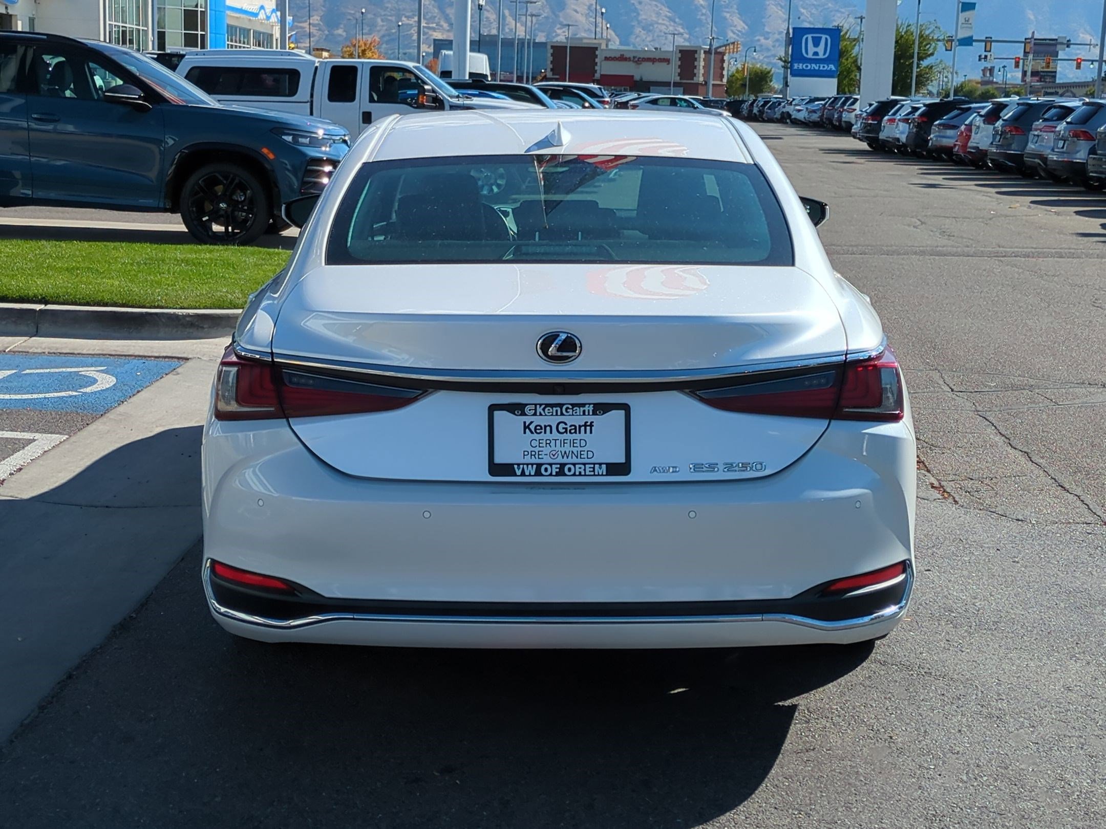 2021 Lexus ES 250 Base photo 4