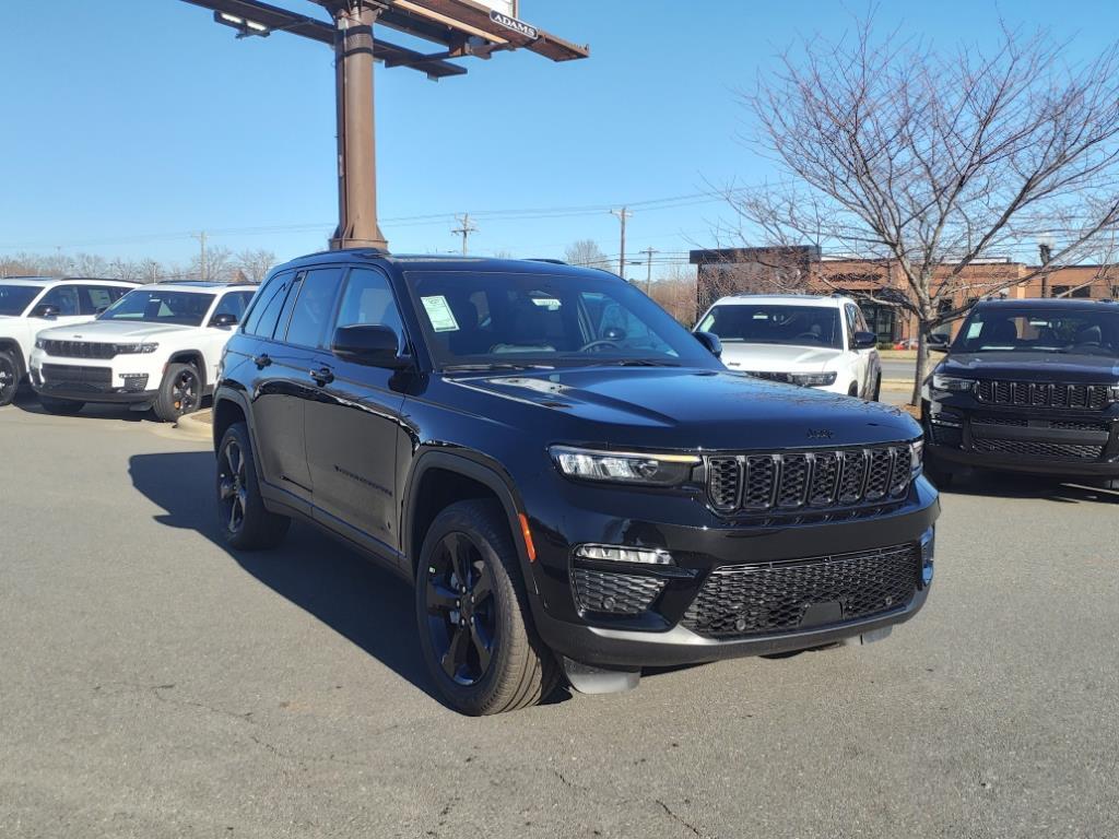 2025 Jeep Grand Cherokee Limited photo 3