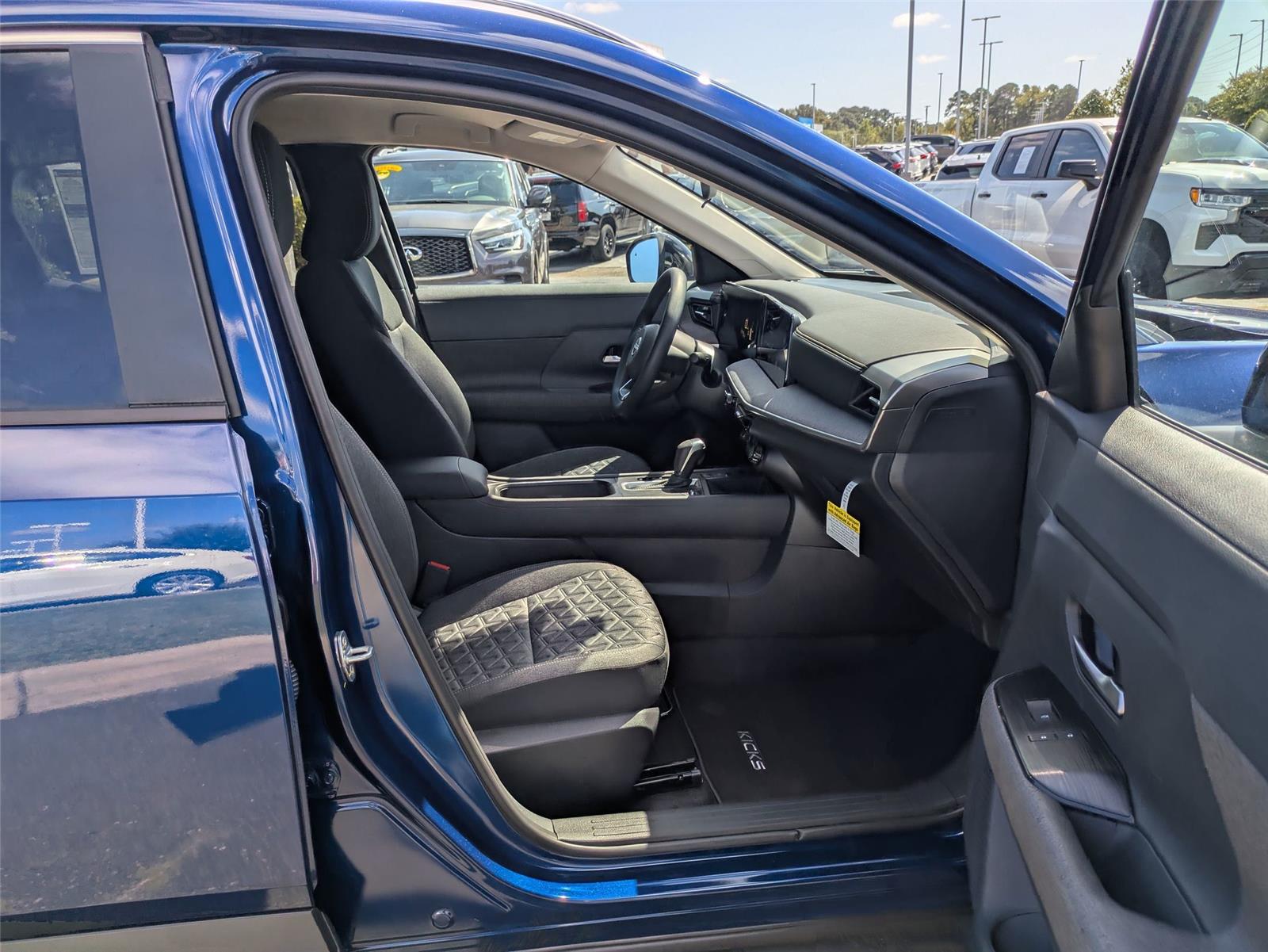 2026 Nissan Kicks SV photo 29