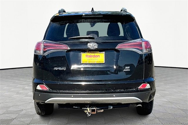 2016 Toyota RAV4 SE photo 2