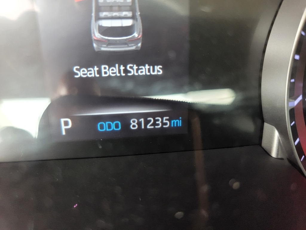 2021 Toyota Highlander LE photo 9