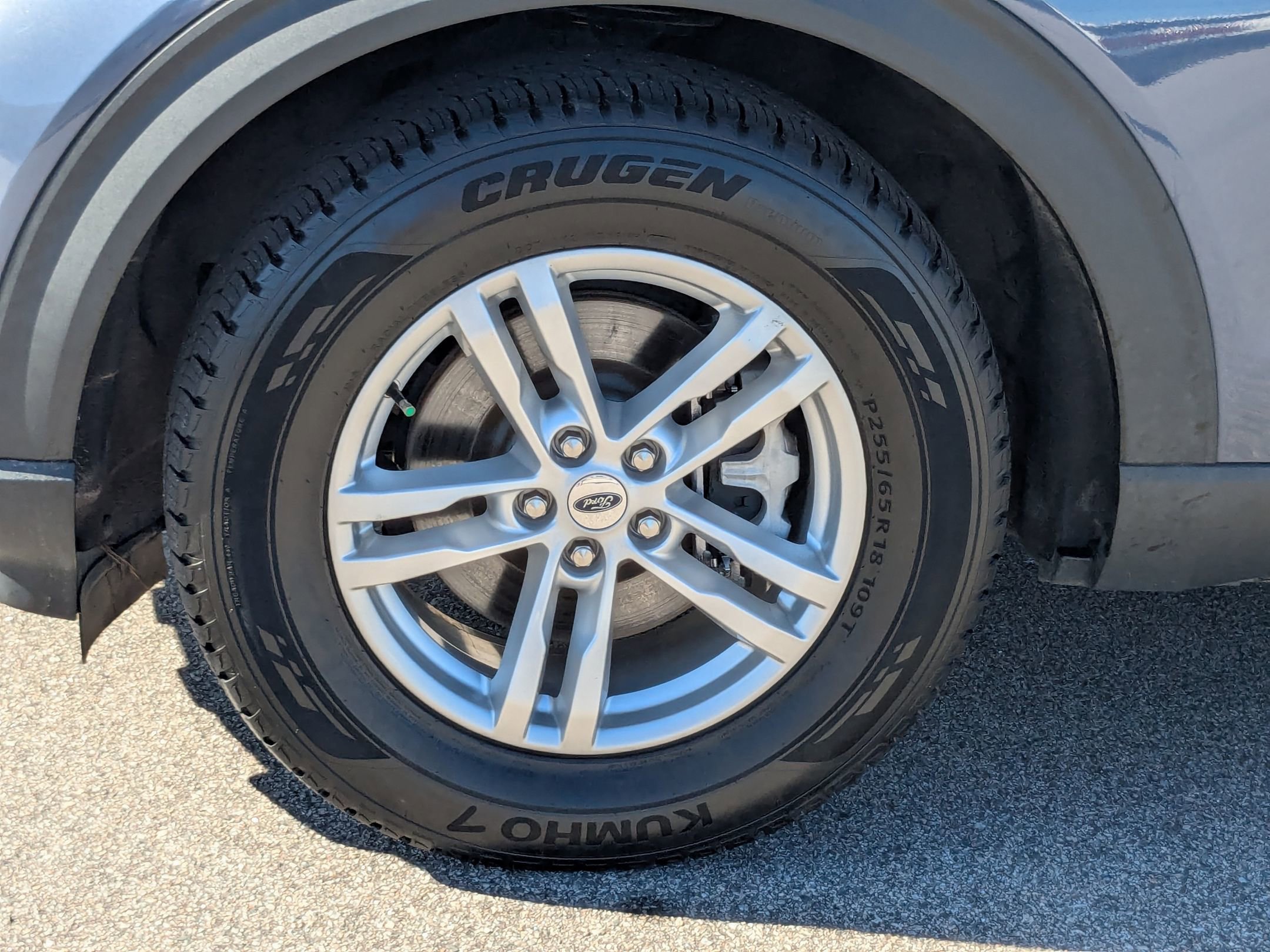 2021 Ford Explorer XLT photo 2