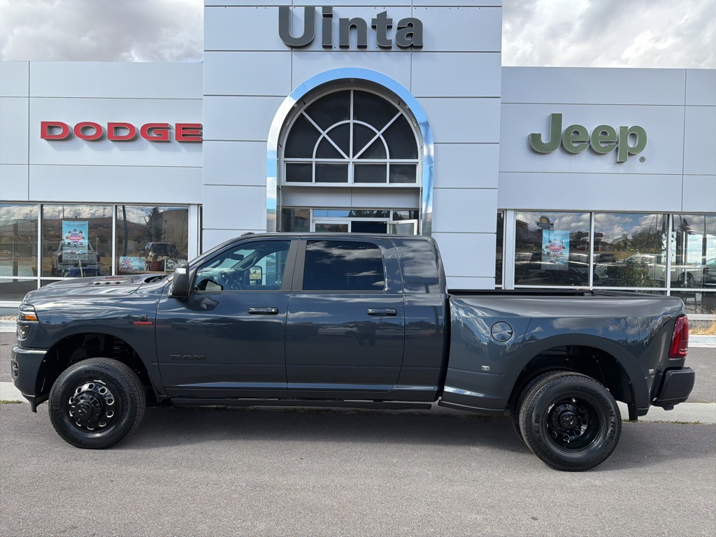 2026 RAM Ram 3500 Pickup Laramie's photo