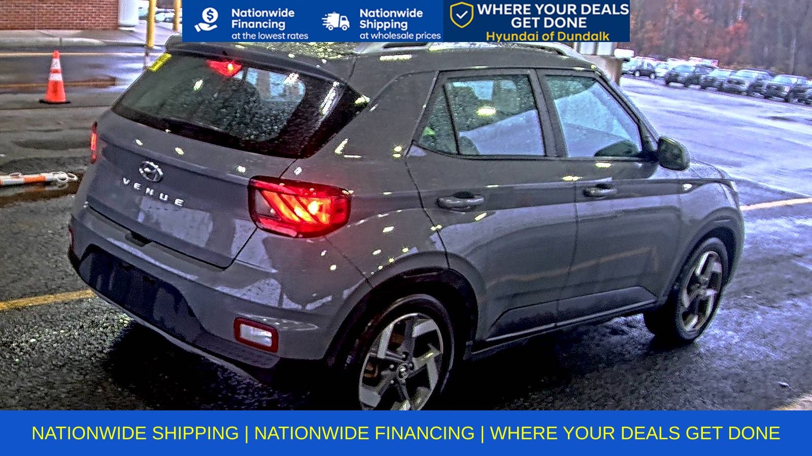 2023 Hyundai Venue SEL Limited photo 3