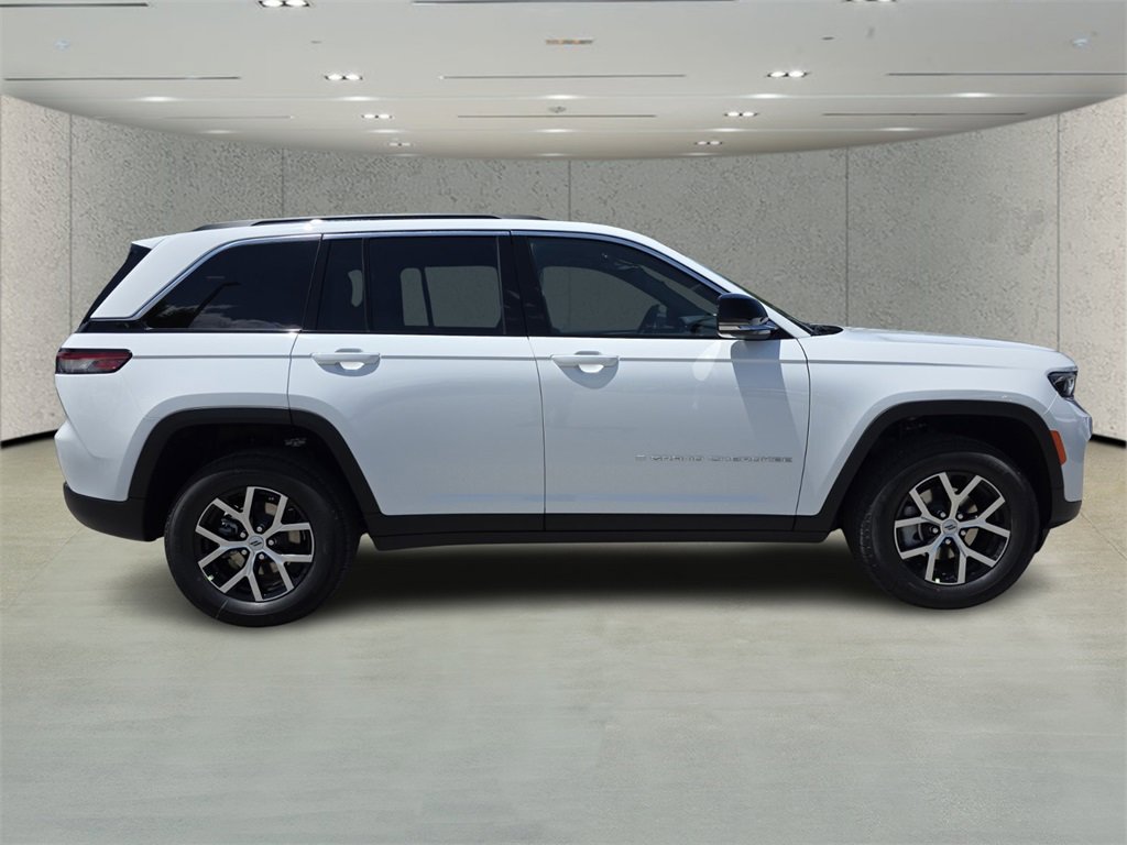 2025 Jeep Grand Cherokee Limited photo 2