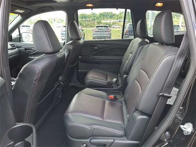 2022 Honda Pilot Black Edition photo 21