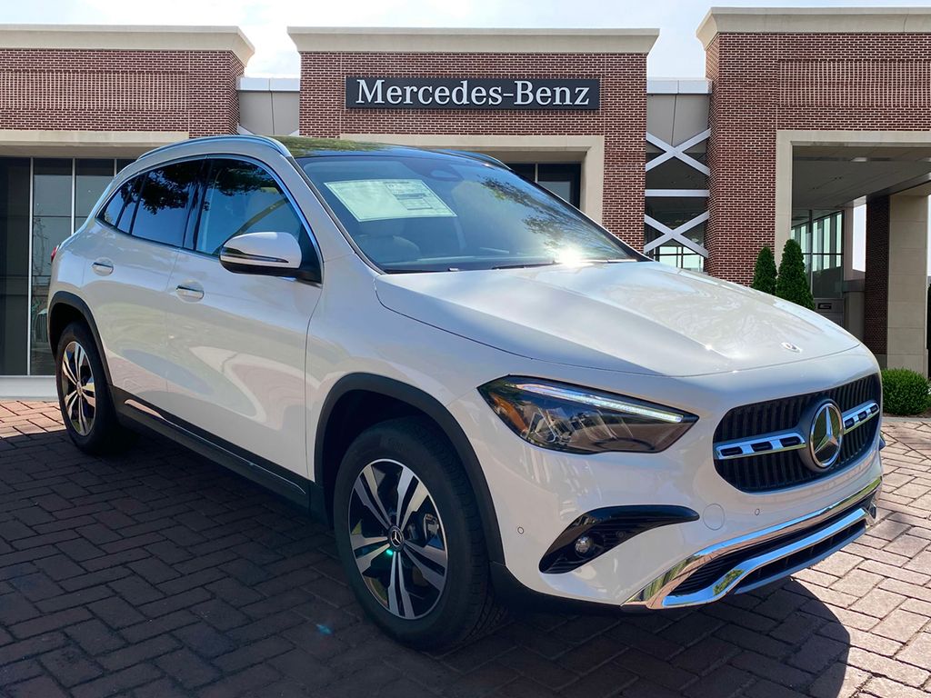 2025 Mercedes Benz GLA 250 photo 3