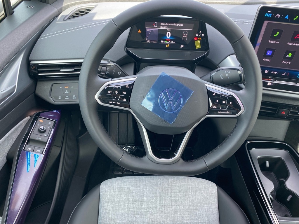 2025 Volkswagen ID.4 Pro photo 4