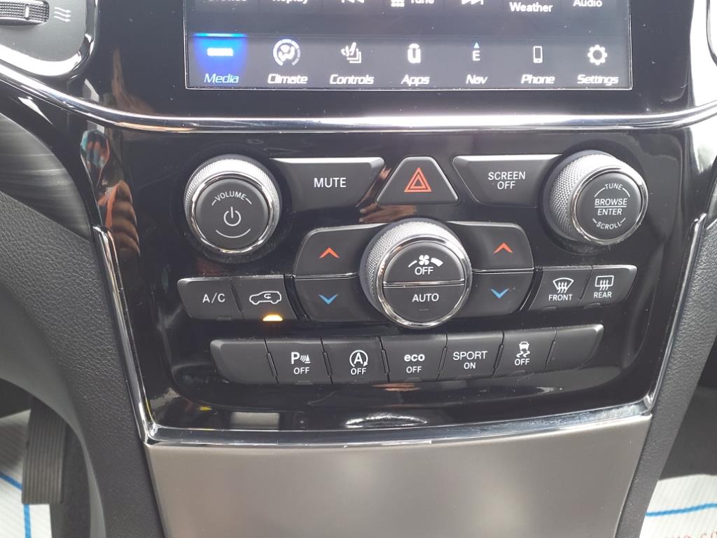 2020 Jeep Grand Cherokee Altitude photo 19