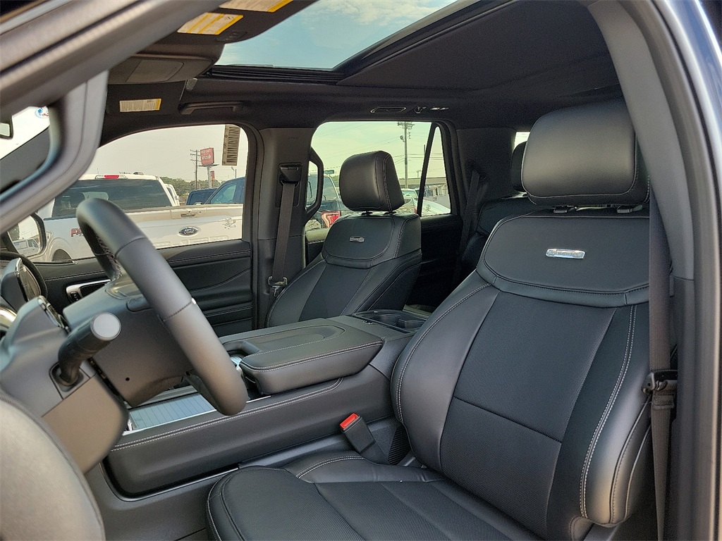 2025 Ford Expedition Platinum photo 12