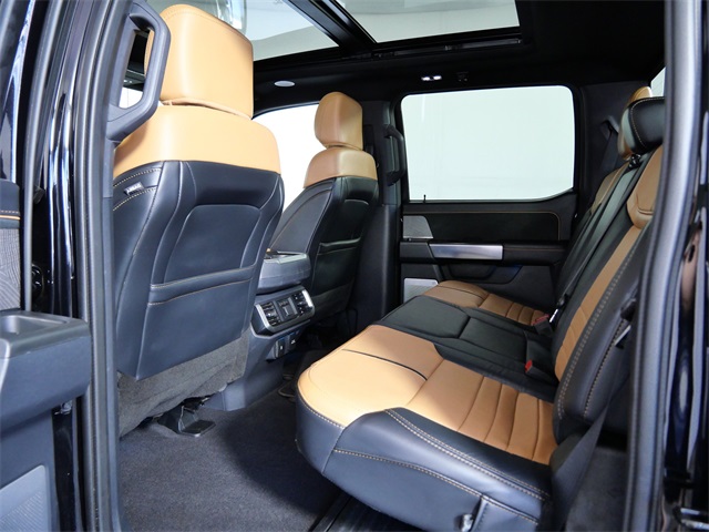 2023 Ford F-150 Platinum photo 13