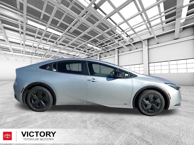 2024 Toyota Prius LE photo 2