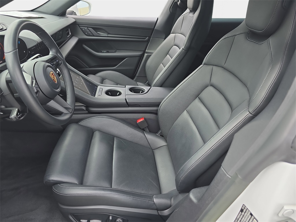 2023 Porsche Taycan Base photo 15