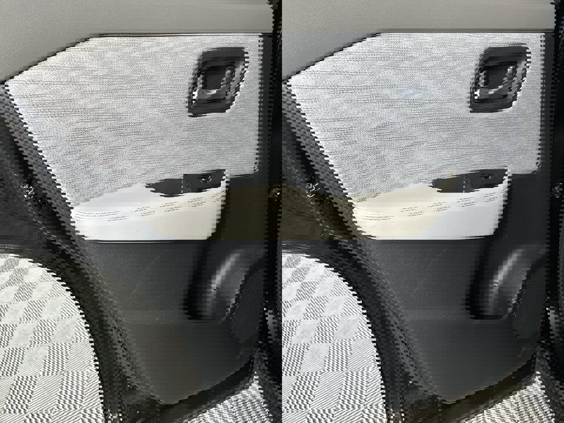 2023 Nissan Rogue SV photo 27