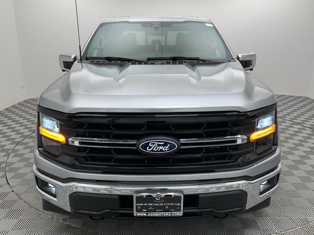 2024 Ford F-150 XLT photo 2