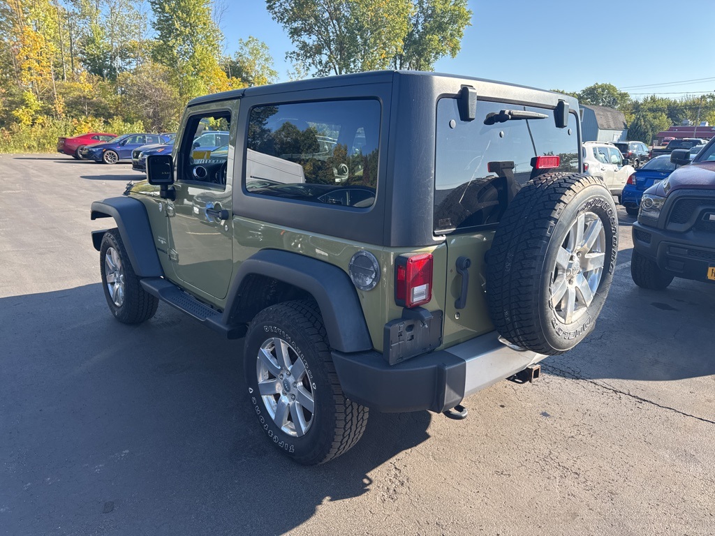 2013 Jeep Wrangler Sahara photo 4