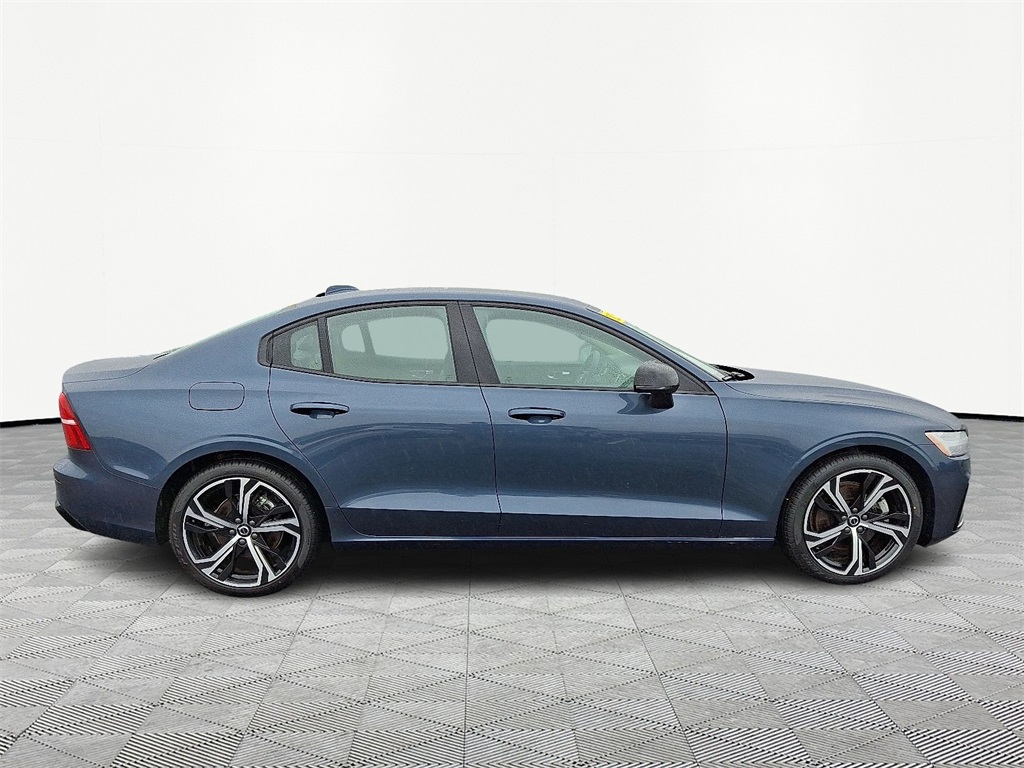 2025 Volvo S60 B5 Core photo 7