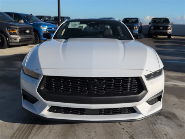 2025 Ford Mustang EcoBoost photo 3