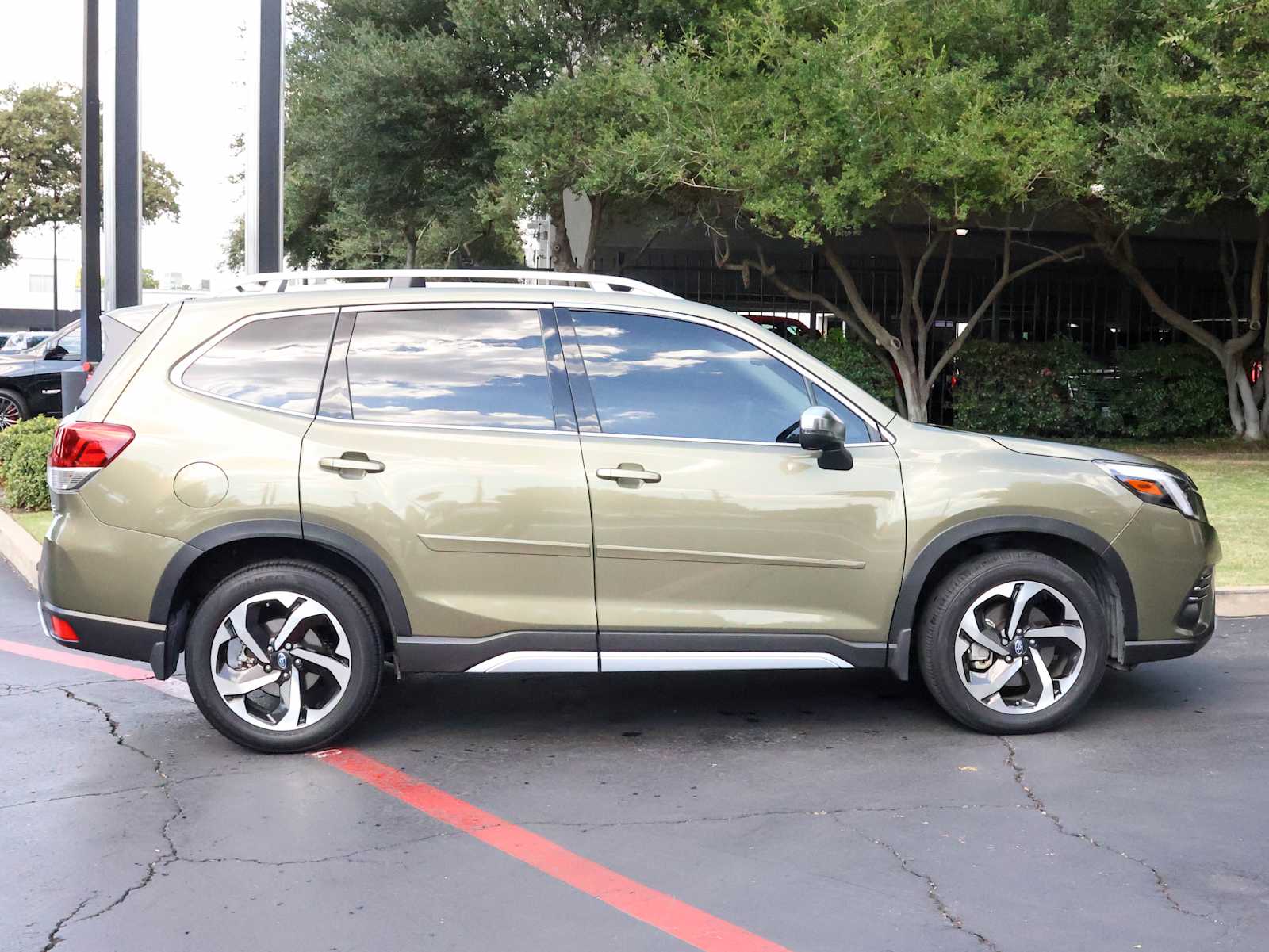 2022 Subaru Forester Touring photo 6