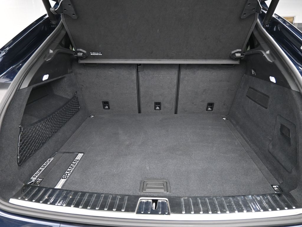 2024 Porsche Cayenne Coupe Base photo 7