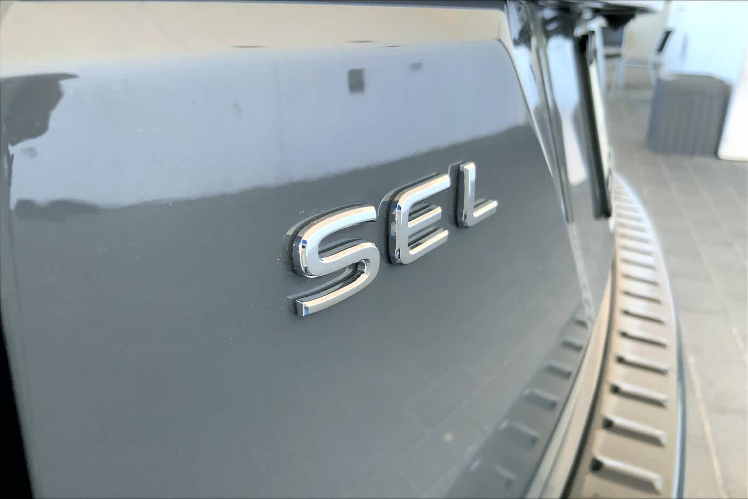 2025 Volkswagen Atlas SEL photo 15