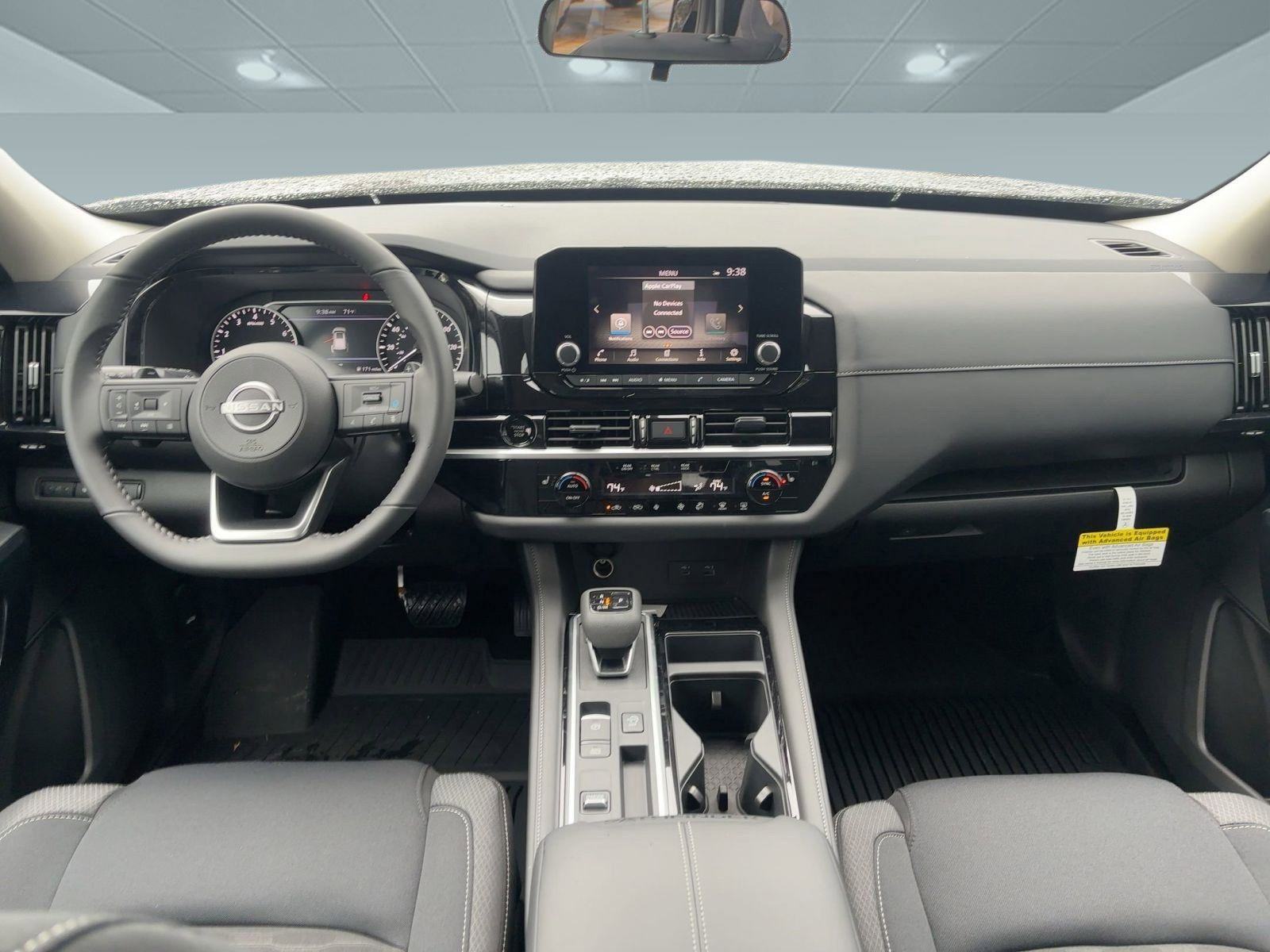 2025 Nissan Pathfinder SV photo 15