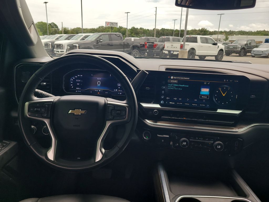 2024 Chevrolet Silverado 3500HD LT photo 25
