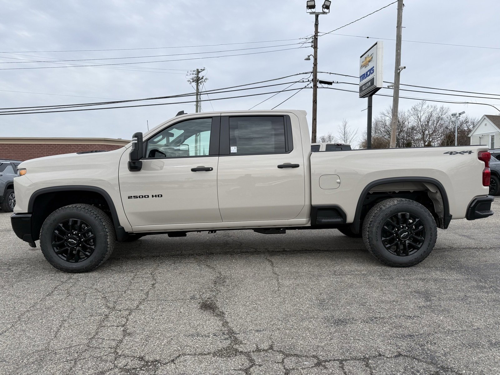 2026 Chevrolet Silverado 2500HD Custom photo 4