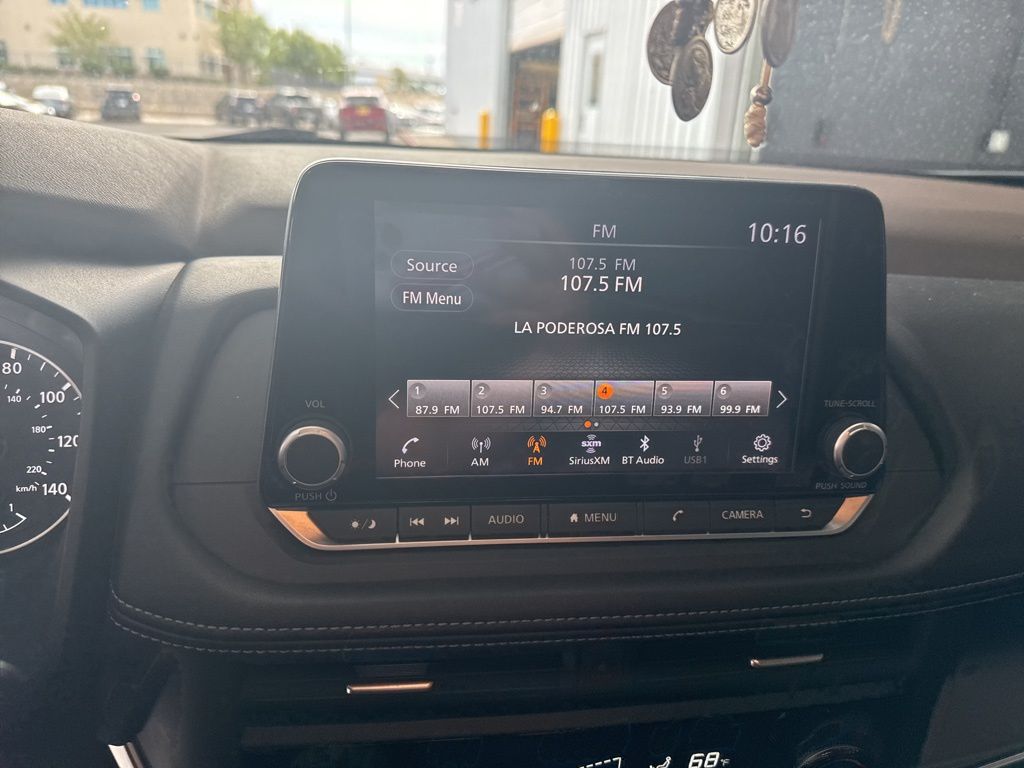 2023 Nissan Rogue SV photo 9