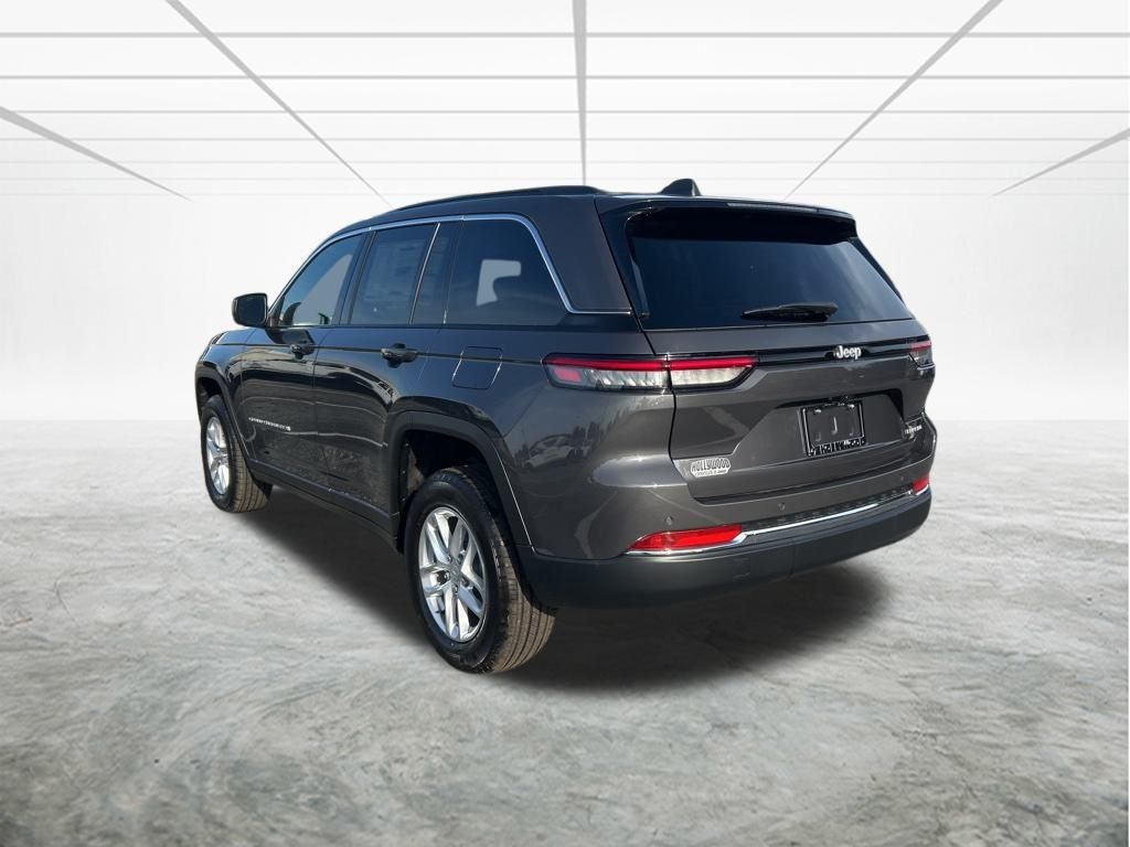 2025 Jeep Grand Cherokee Laredo X photo 4