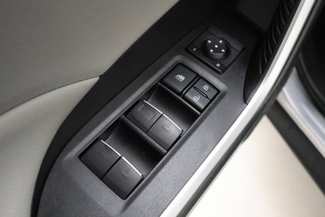 2022 Toyota RAV4 Hybrid XLE photo 7