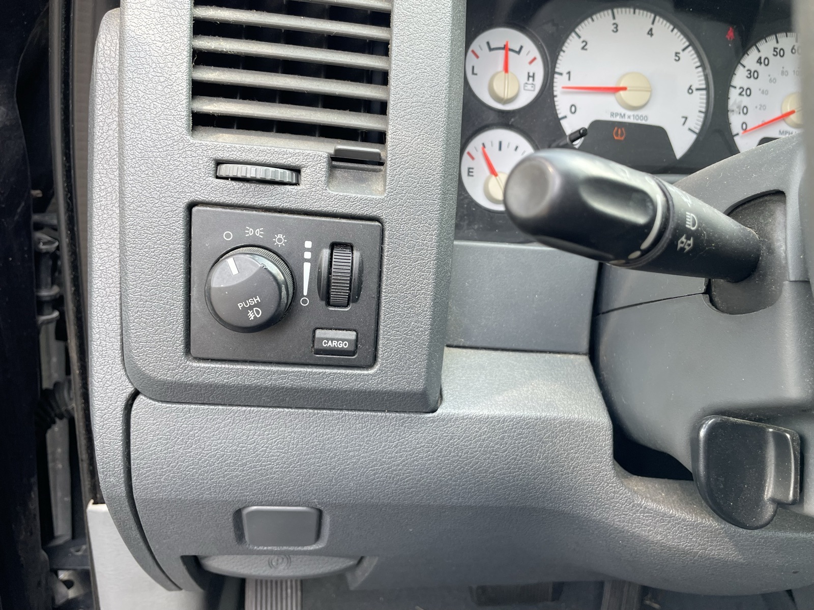 2008 Dodge Ram SLT photo 18