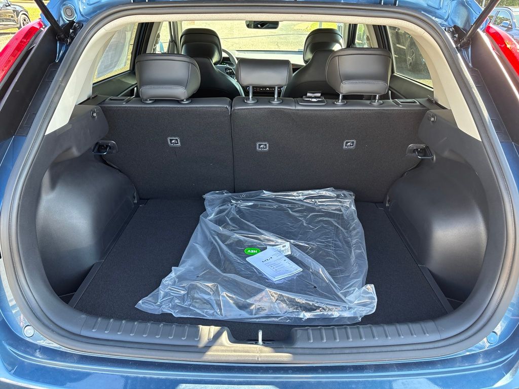 2025 Kia Niro EX photo 24