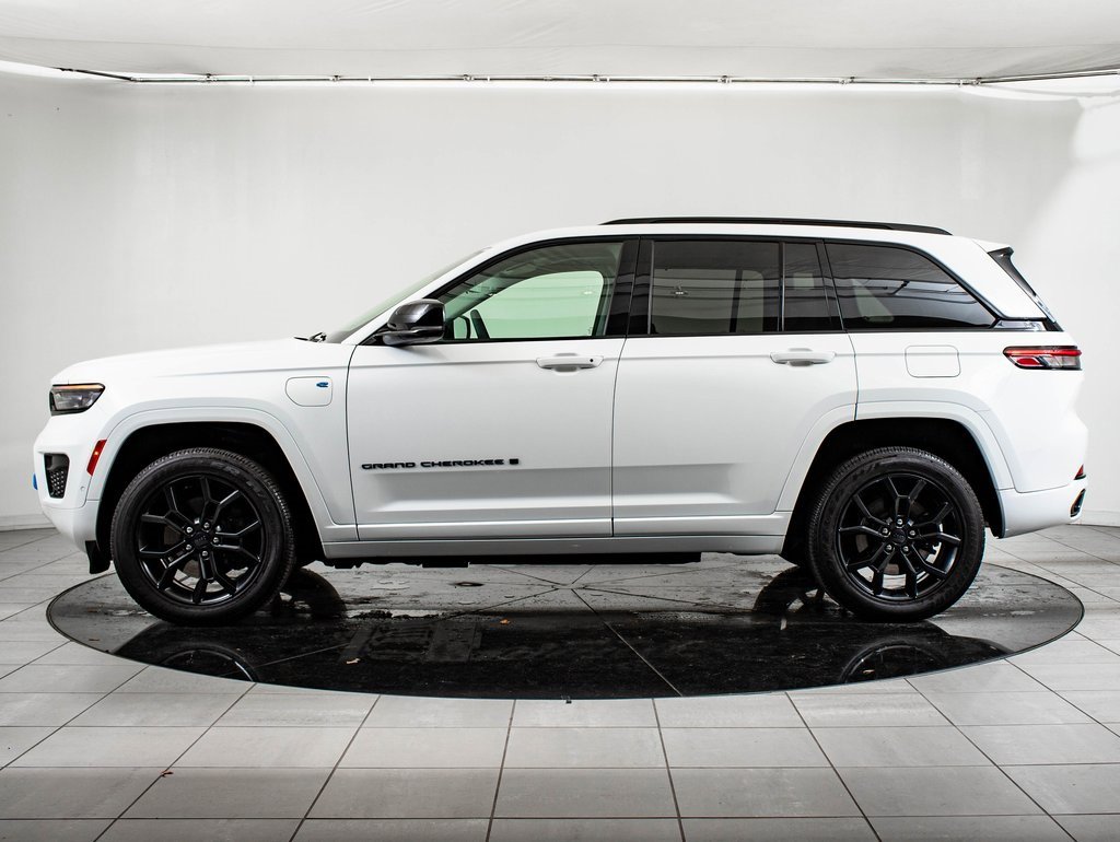 2023 Jeep Cherokee 80th Anniversary Edition photo 4