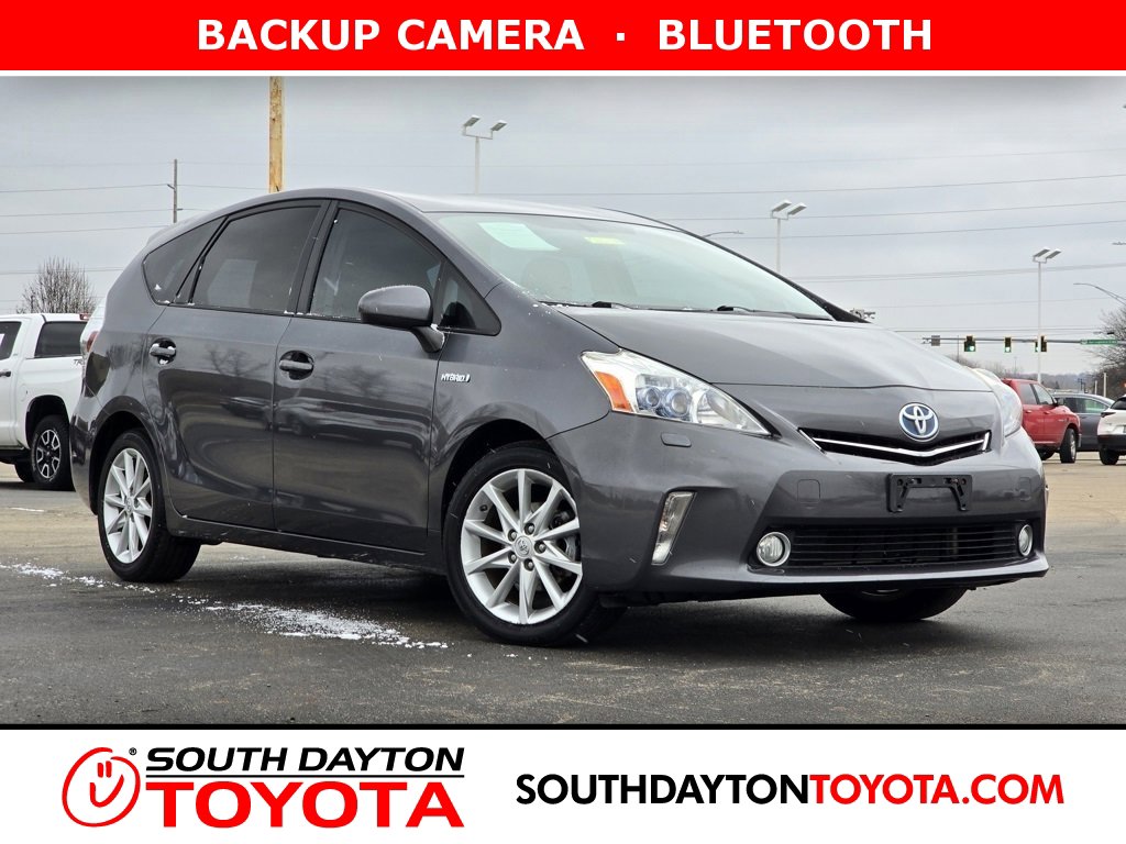 2012 Toyota Prius v Five's photo