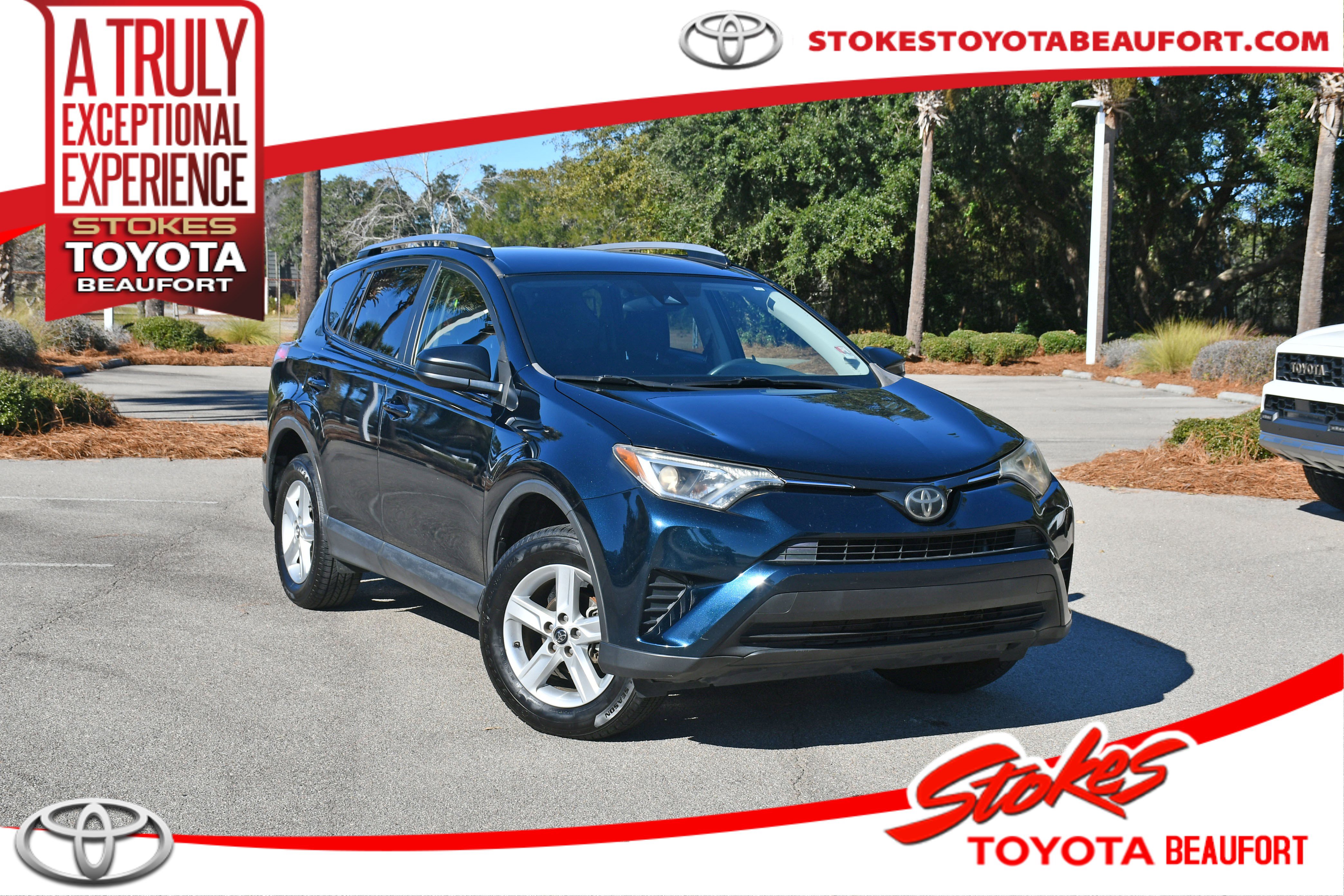 2017 Toyota RAV4 LE's photo