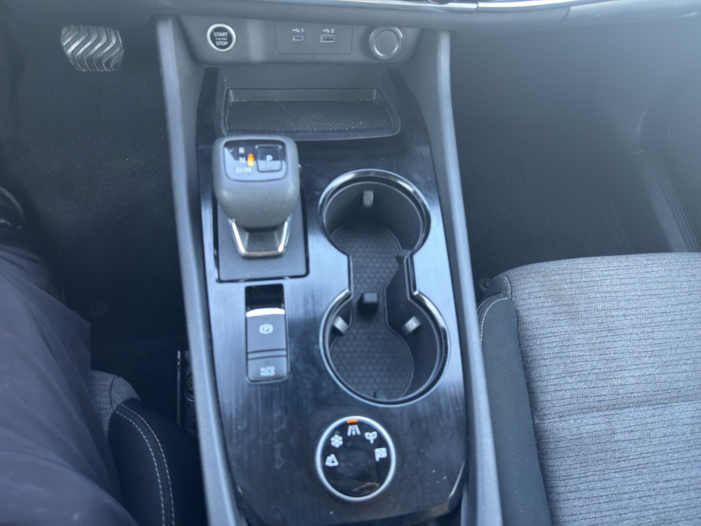 2022 Nissan Rogue S photo 11