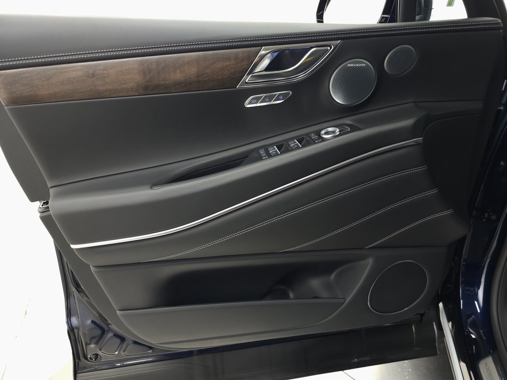 2026 Genesis GV70 2.5T Sport Prestige photo 6