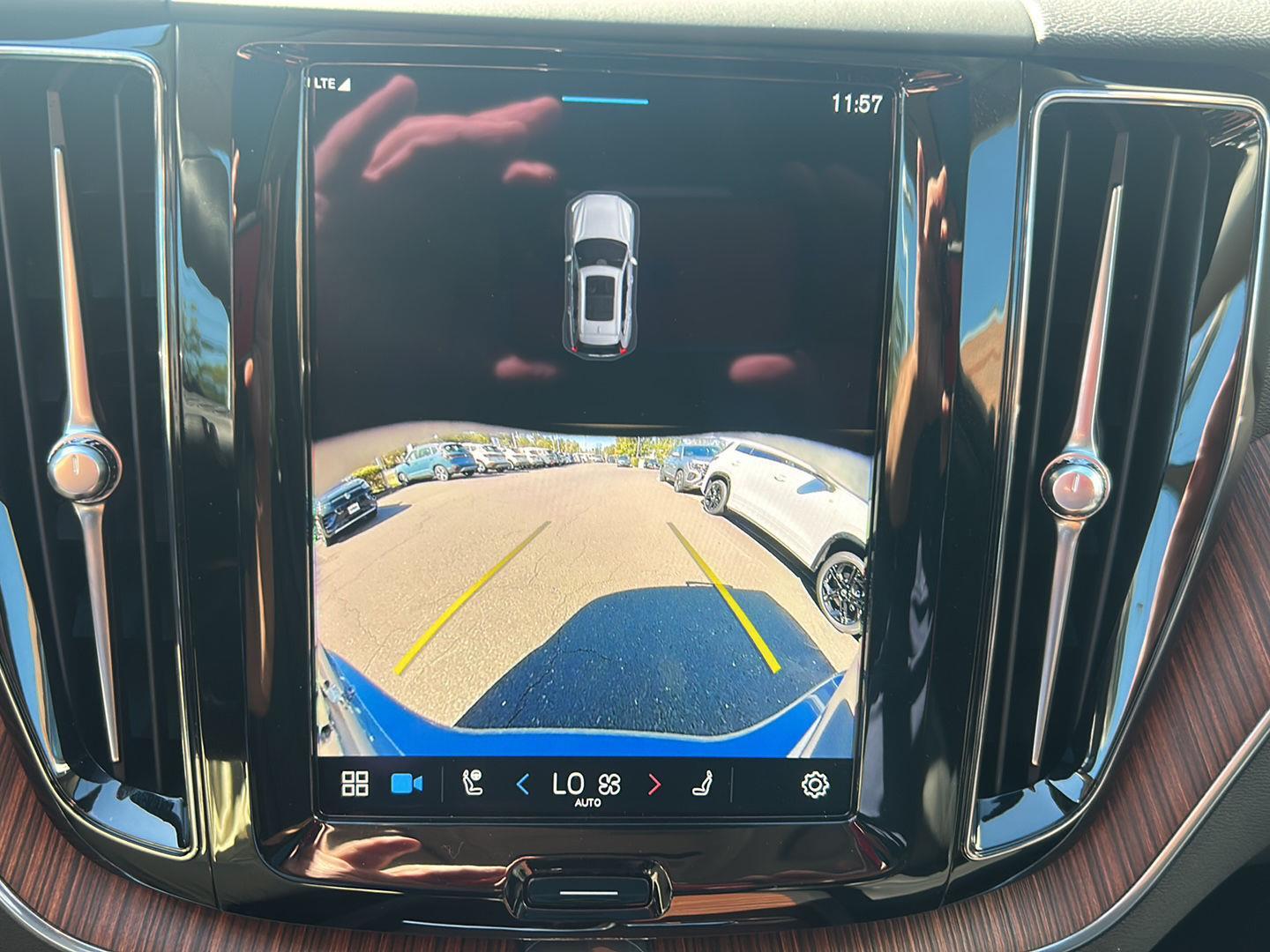 2024 Volvo XC60 Plus photo 19