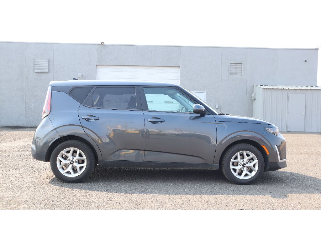 2023 Kia Soul LX photo 5