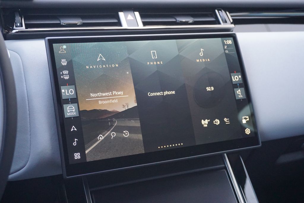 2026 Land Rover Range Rover Velar SE photo 24