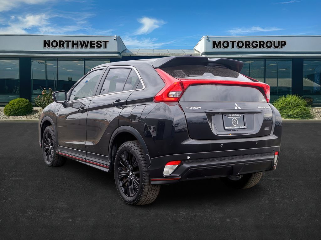 2019 Mitsubishi Eclipse Cross LE photo 2